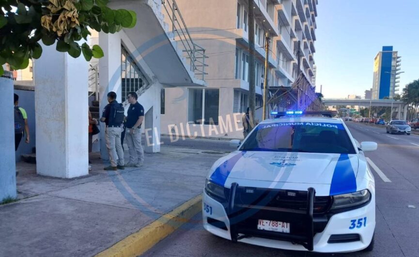 Por depresión, mujer estuvo a punto de lanzarse de puente en Boca del Río