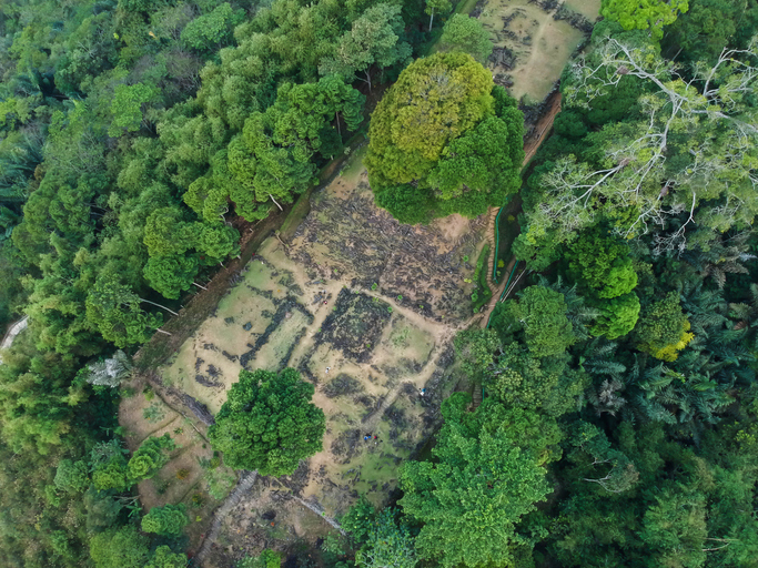 la-controversia-al-rededor-de-gunung-padang-la-presunta-piramide-mas-antigua-del-mundo