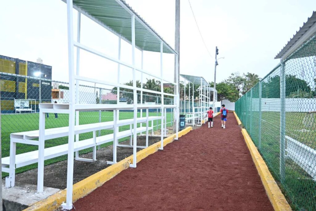 Inaugura Paty Lobeira la rehabilitación de Unidad Deportiva 