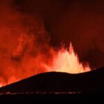 el-volcan-islandes-continua-en-erupcion,-pero-con-menor-potencia,-segun-autoridades