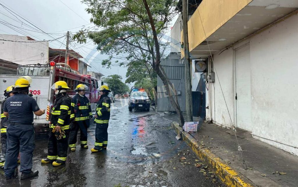 Se incendia restaurante en colonia Playa Linda, Veracruz