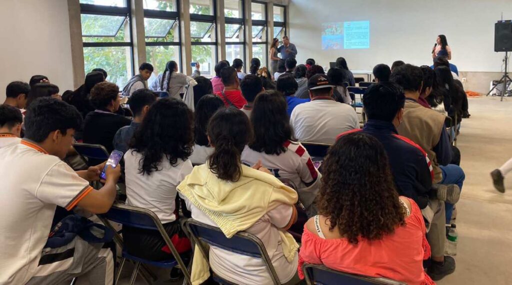 Durante dos días, decenas de asistentes entre ellos, alumnos de las diferentes instituciones educativas acudieron 