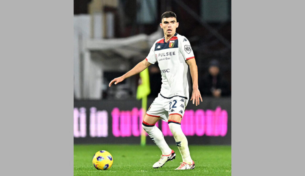 Guillermo Ochoa y Salernitana caen frente el Genoa de Johan Vásquez.