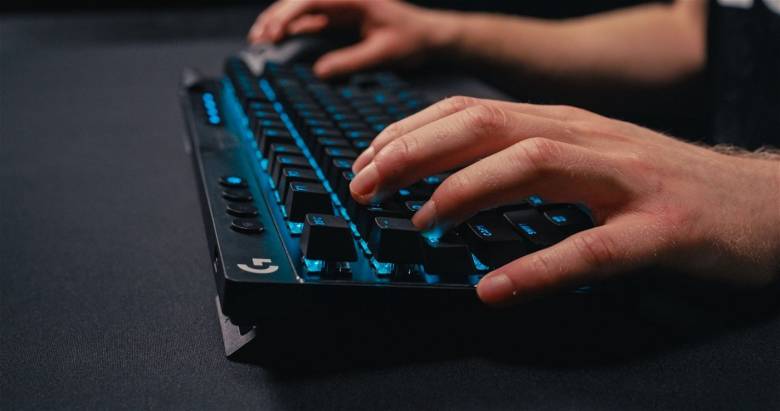 teclado gaming logitech