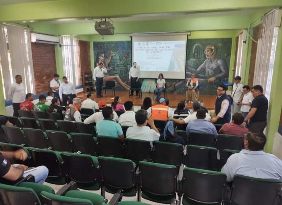 Autoridades de protección civil de varios municipios participaron en el Taller Regional para la Gestión Segura de las Costas de Veracruz. Foto: Javier TELLO