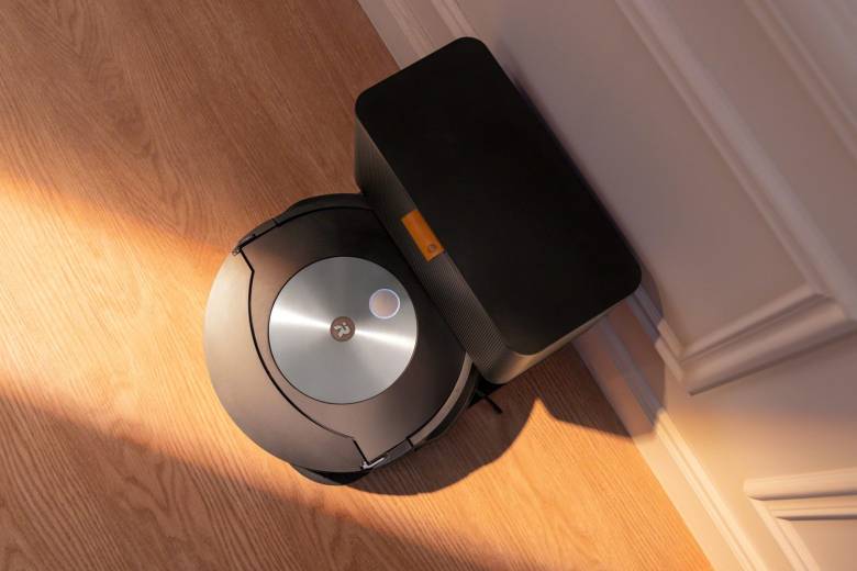 Roomba j7+