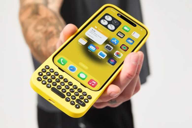 Funda con teclado para los iPhone 14 Pro y 15 Pro.