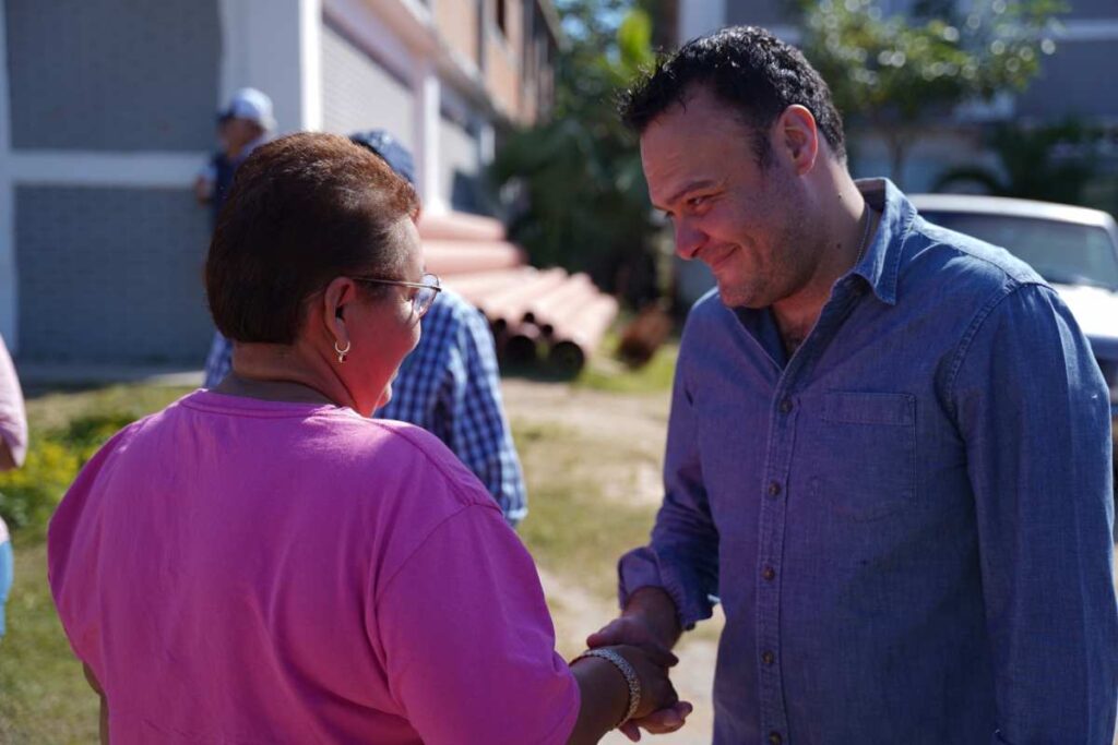 En esta entrega, Vázquez Parissi compartió ante los presentes que se trabaja en el municipio de Cosoleacaque.