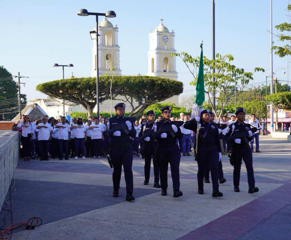 En el marco de los primeros cien años del “Combate El Carmen Hibueras” (1924-2024), el H. Ayuntamiento de Cosoleacaque conmemoró esta importante fecha.