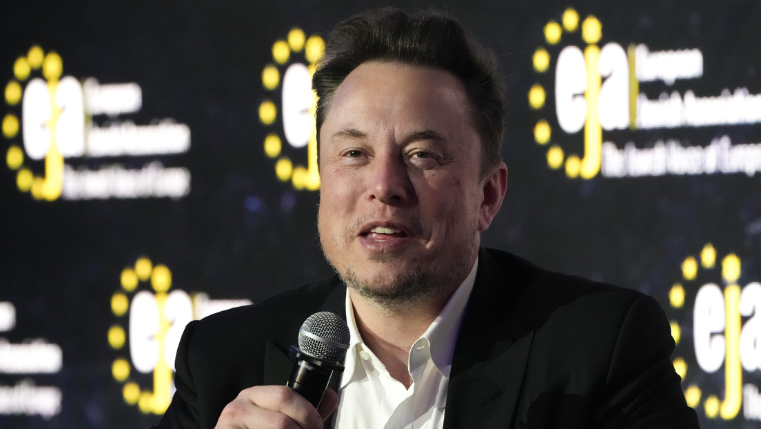 Musk espera que los estadounidenses comprendan que Biden utiliza a los inmigrantes ilegales con fines políticos