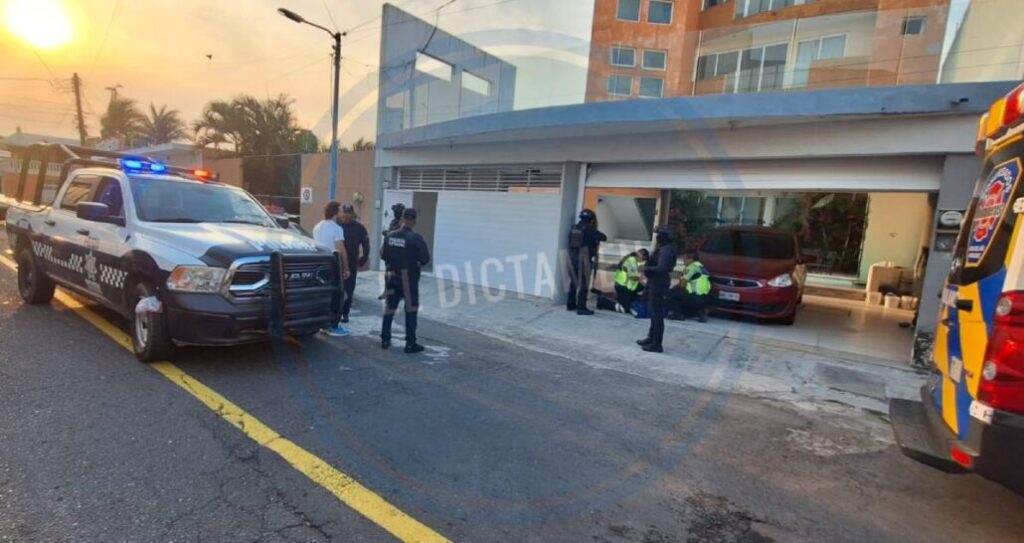 En este caso el lesionado fue atendido por personal de Bomberos Conurbados de Boca del Río, mientas que el responsable fue intervenido por elementos de la Policía Estatal.