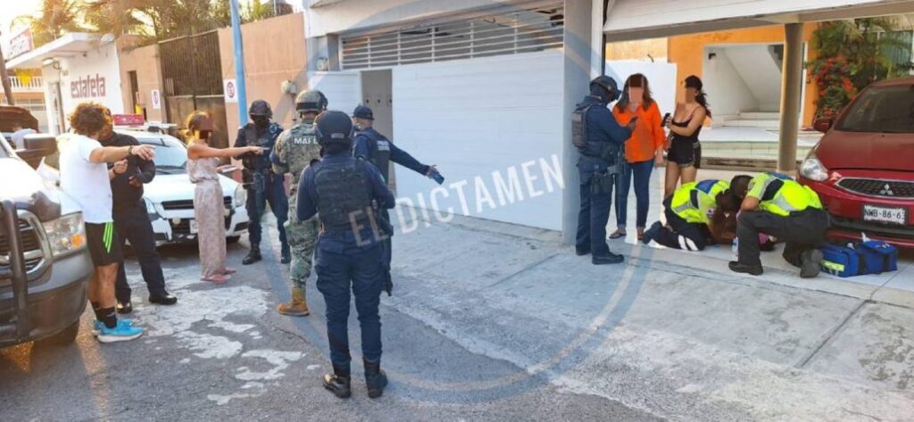 En este caso el lesionado fue atendido por personal de Bomberos Conurbados de Boca del Río, mientas que el responsable fue intervenido por elementos de la Policía Estatal.