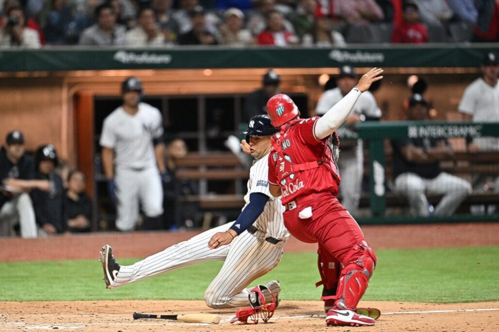 Diablos Rojos barren a los Yankees.