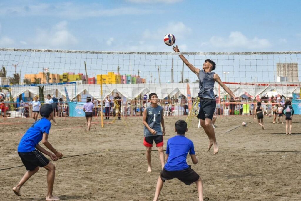 El próximo sábado y domingo también se tiene programa un torneo de futbol infantil en la playa de Coatzacoalcos.