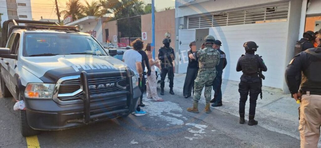 En este caso el lesionado fue atendido por personal de Bomberos Conurbados de Boca del Río, mientas que el responsable fue intervenido por elementos de la Policía Estatal.