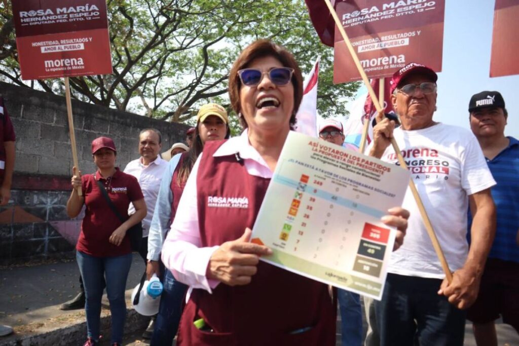 La abanderada de Morena-Verde y PT, Rosa María Hernández dejó en claro que los programas sociales son un logro del pueblo y de la Cuarta Transformación.