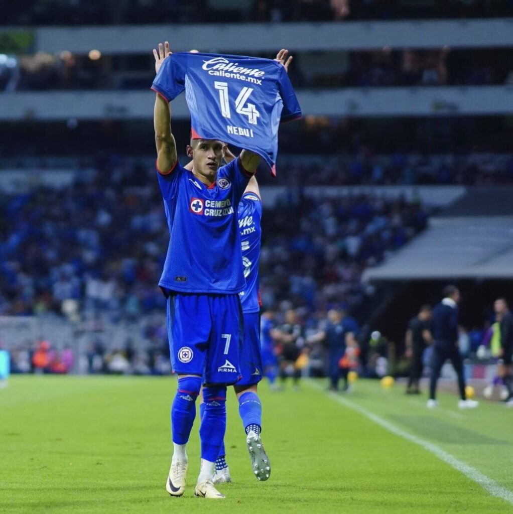 José Armando asistió al cine para ver el triunfo de Cruz Azul sobre Chivas