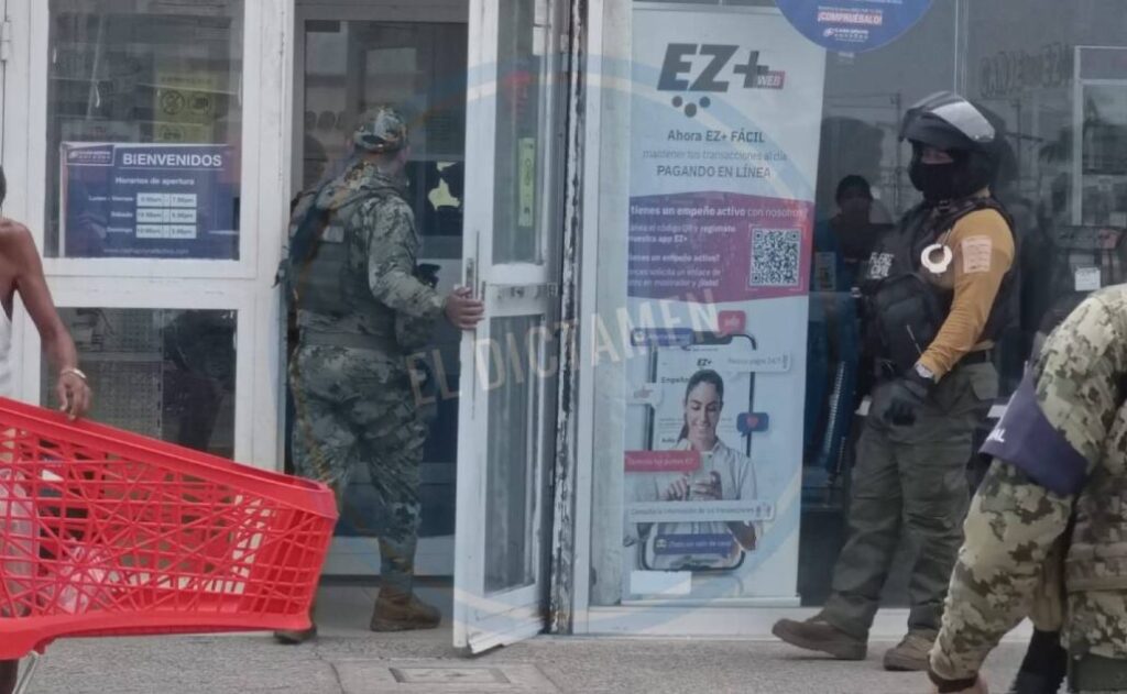 Sujetos armados irrumpieron en las instalaciones de dentro del Centro comercial Divertiplaza.