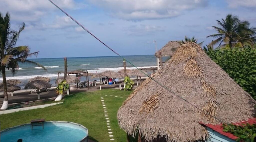 Muchas personas aman Costa Esmeralda por sus playas, por su comida, su tranquilidad y tantos encantos que traen consigo el mar.