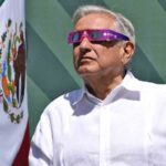 es-un-privilegio-estar-aqui-para-contarlo:-lopez-obrador