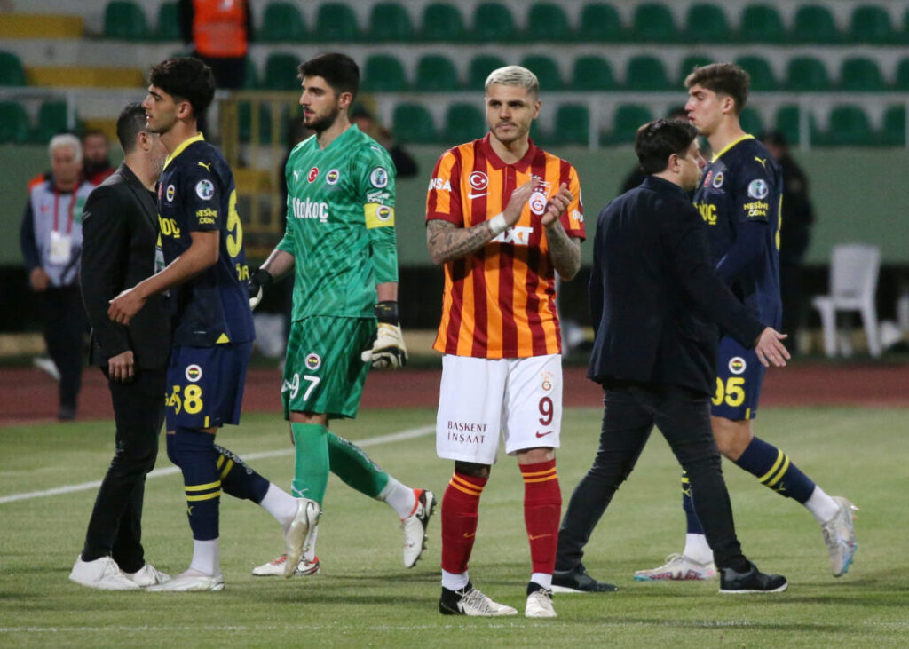 Fenerbahce abandona final de la Supercopa de Turquía como protesta