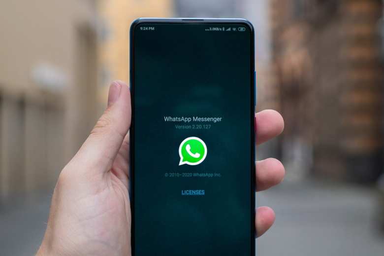 WhatsApp en móvil