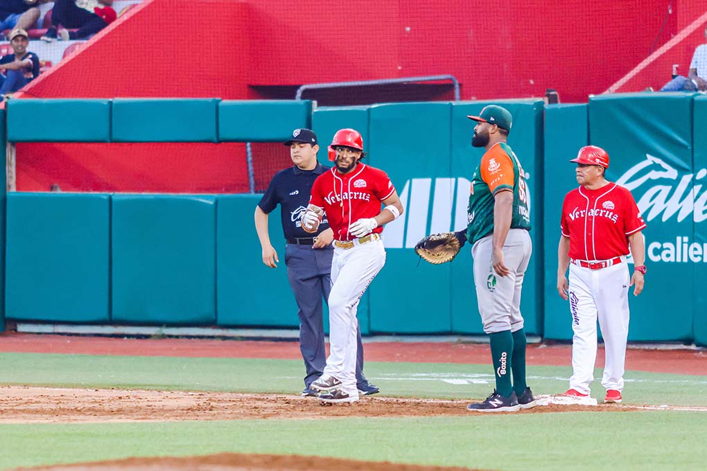 El Águila cae en casa en el inicio de la serie ante los Leones de Yucatán