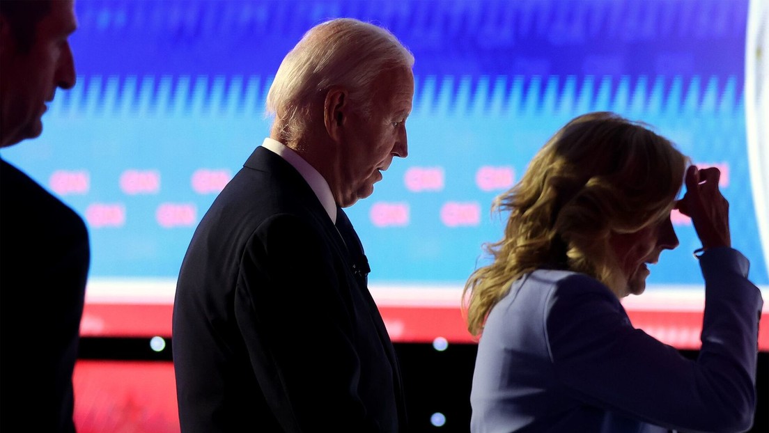 Bloomberg: Donantes del Partido Demócrata piden la salida de Biden