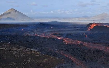 continuaran-erupciones-volcanicas-en-islandia