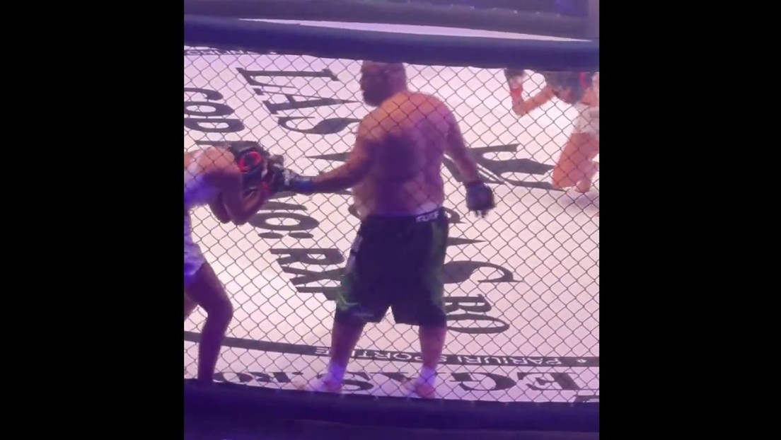 Peleador golpea brutalmente a dos mujeres en un controvertido espectáculo de MMA