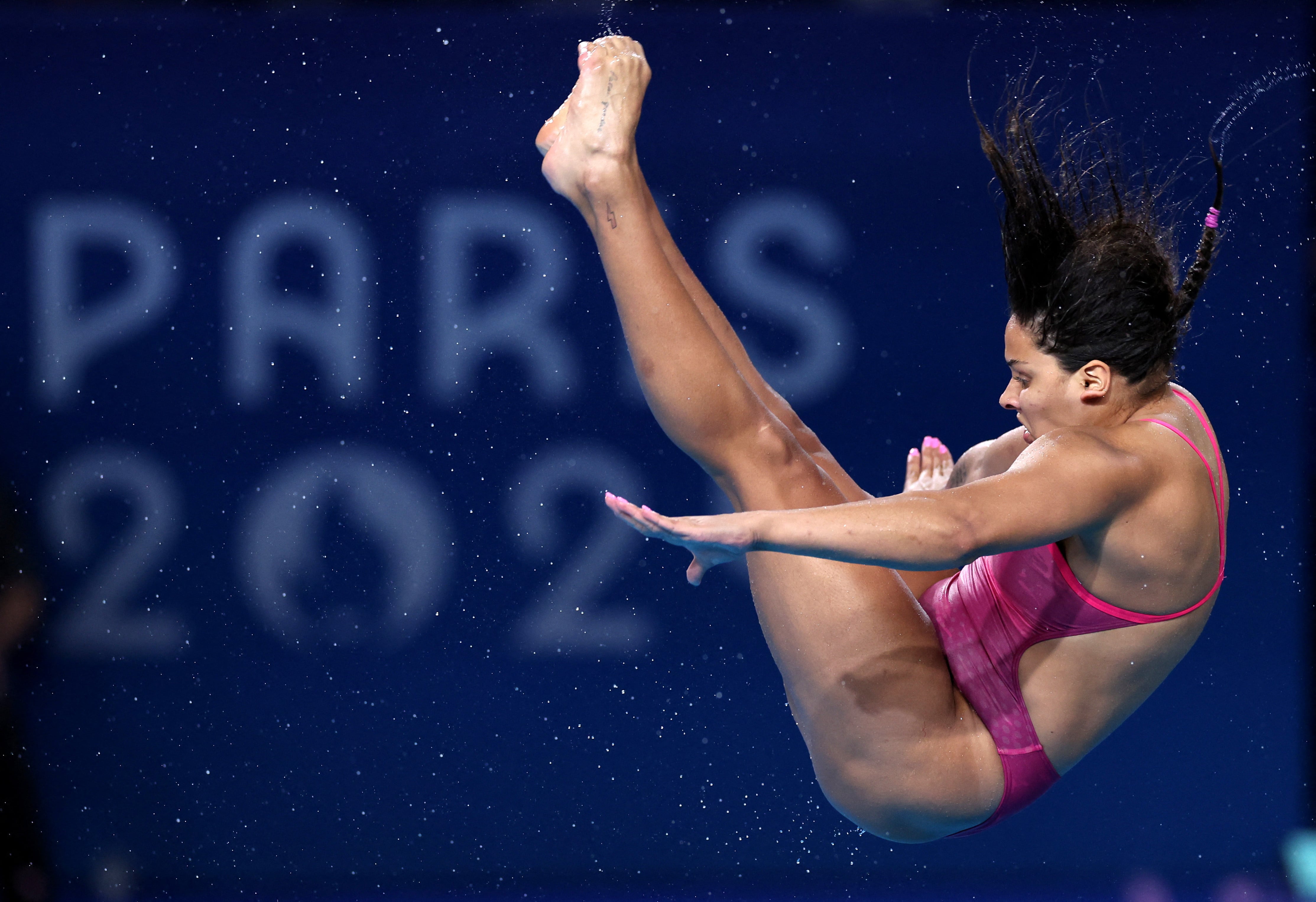 Paris 2024 Olympics - Diving - Women's 3m Springboard Preliminary - Aquatics Centre, Saint-Denis, France - August 07, 2024. Aranza Vazquez Montano of Mexico in action. REUTERS/Maye-E Wong