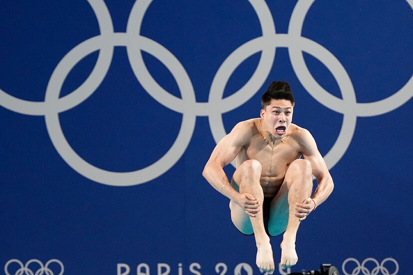 París 2024: Osmar Olvera clasifica a la final del trampolín 3 metros