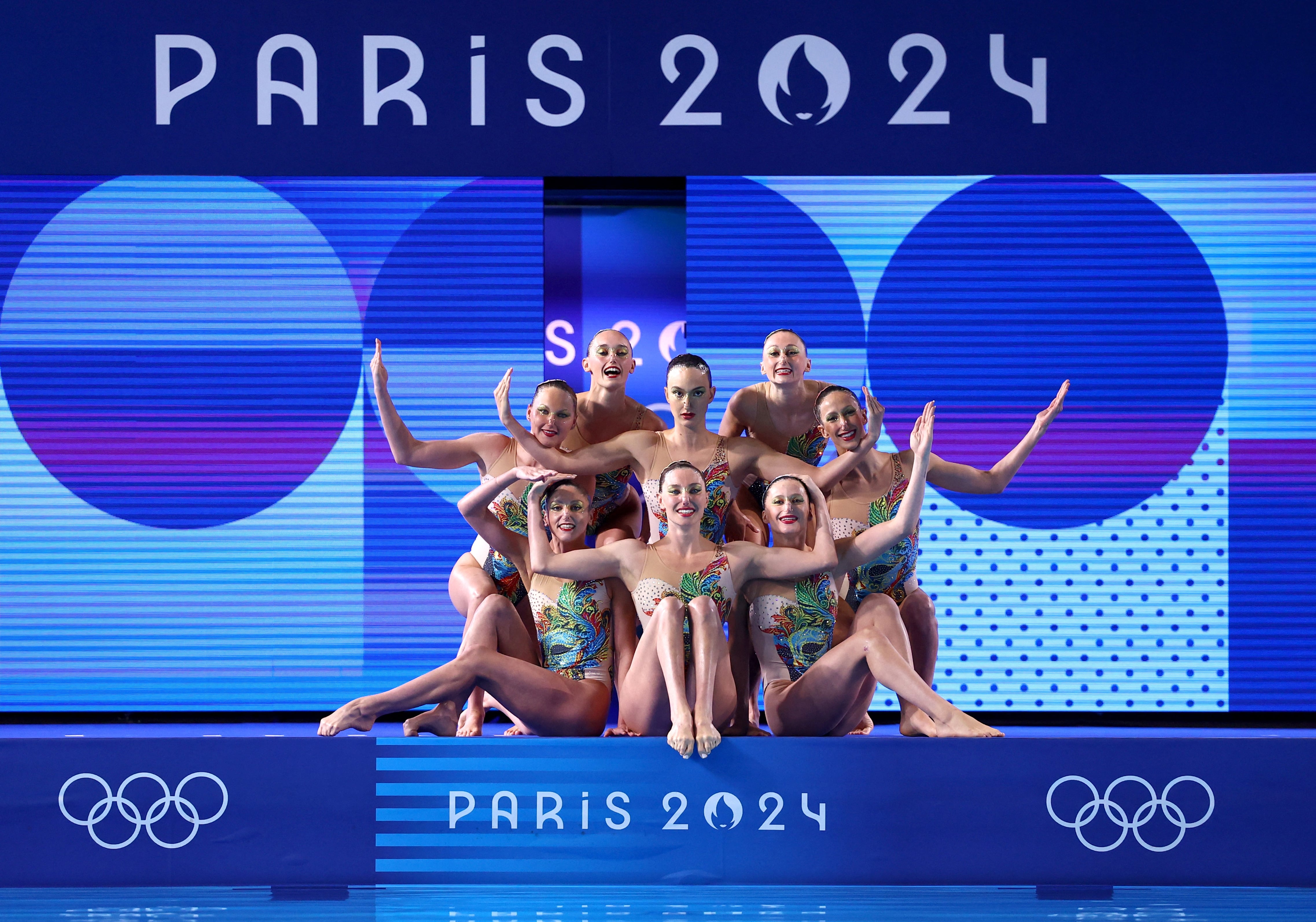 Paris 2024 Olympics - Artistic Swimming - Team Acrobatic Routine - Aquatics Centre, Saint-Denis, France - August 07, 2024. Italy team during their performance. REUTERS/Hannah Mckay