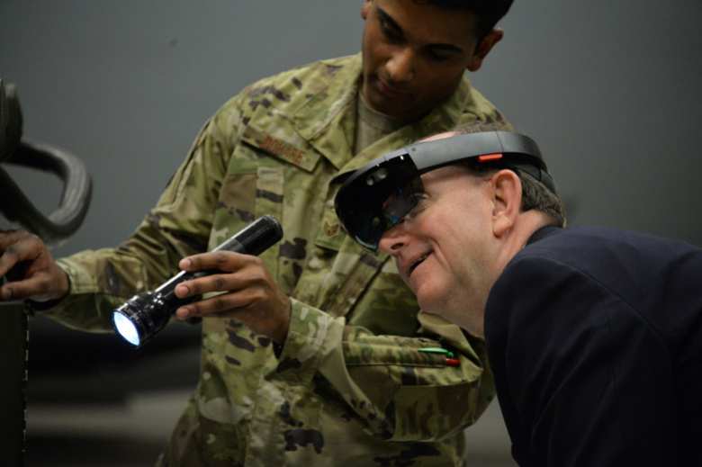 Microsoft HoloLens 2 usado por el ejército de EE. UU.