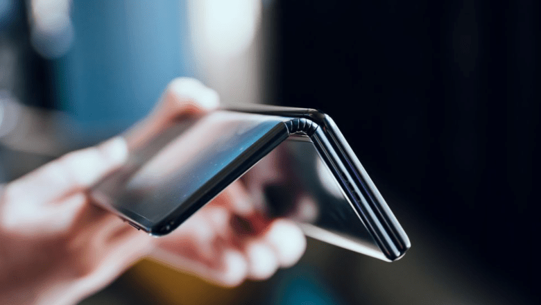 Concepto de smartphone plegable de TCL