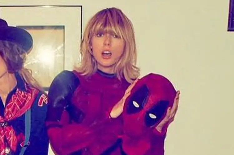 Taylor Swift como Deadpool