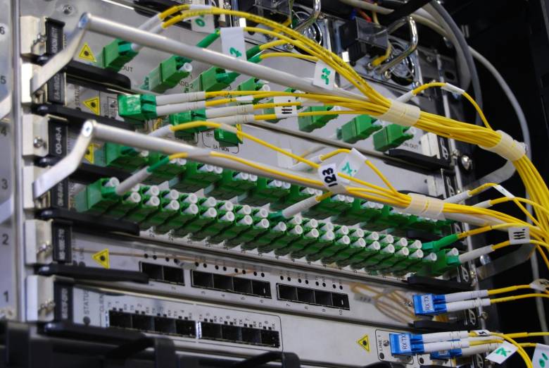 Meta prepara un cable submarino de fibra óptica alrededor del mundo