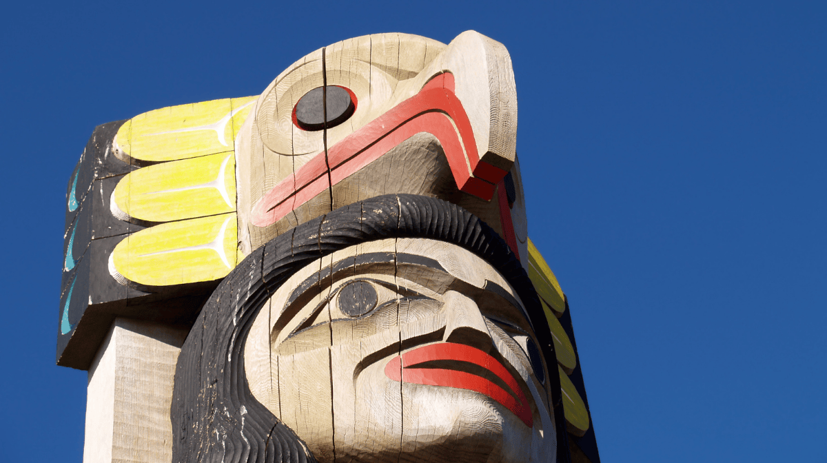 monumentales-totems-plantados-en-islas-brumosas-esto-es-haida-gwaii