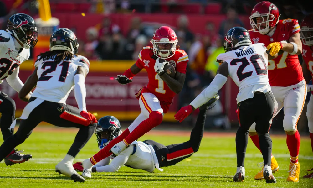 Chiefs vencen a los Texans y se acercan a asegurar la ventaja de localía en los playoffs