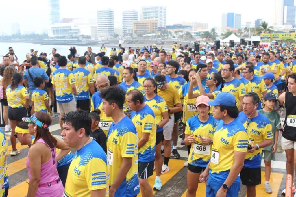 Robert Gaitho Gititu gana la edición 19 de la Carrera de la U en Veracruz