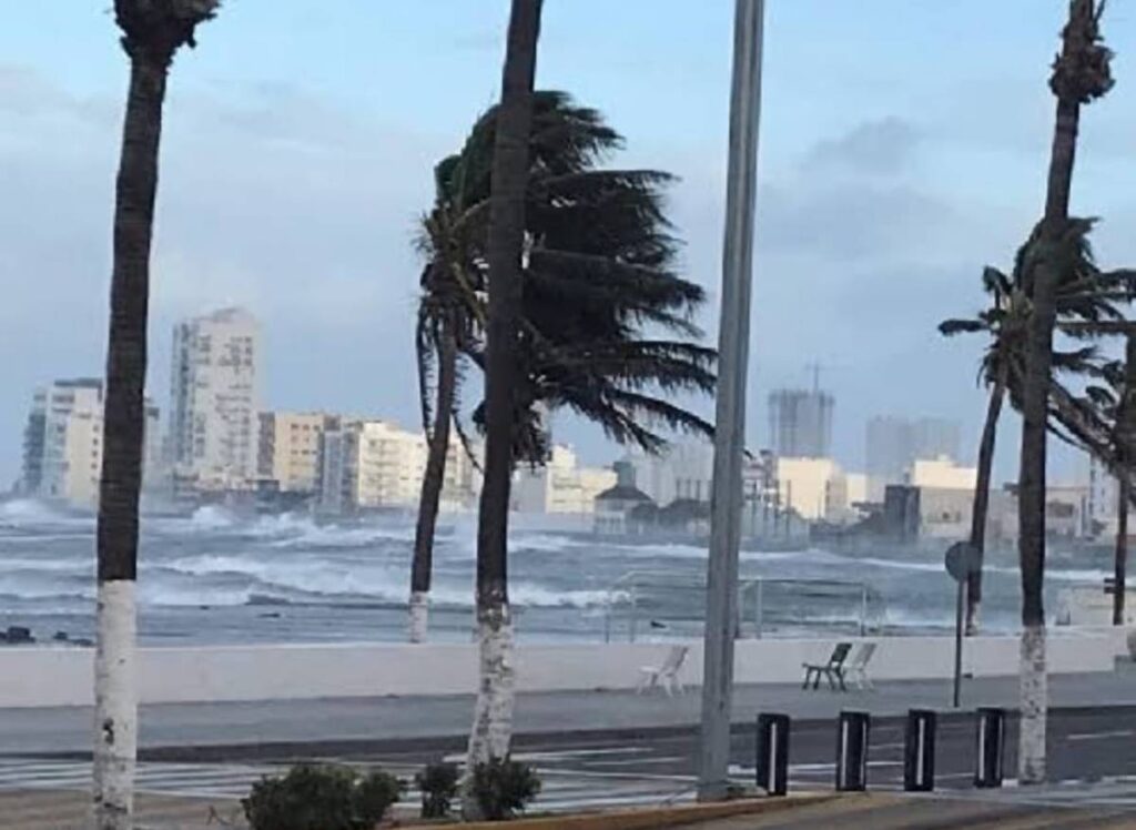 El norte causado por el frente frío 45 con rachas de 80 km/h que recorrerá Veracruz este miércoles refrescará el ambiente. Foto: Javier TELLO