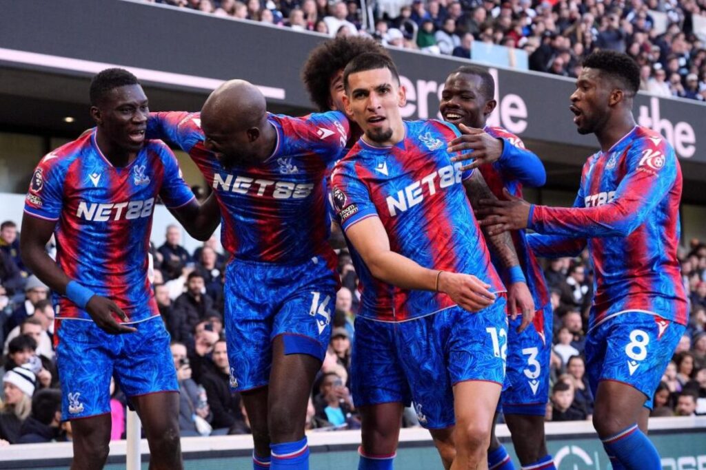 Raúl Jiménez alarga mal momento y se va en blanco en la derrota de Fulham ante Crystal Palace