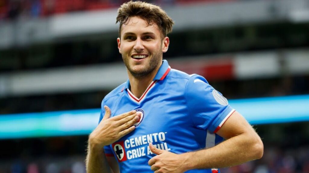 ¿Cuánto ganará Cruz Azul por la venta de Santiago Giménez a Milán?