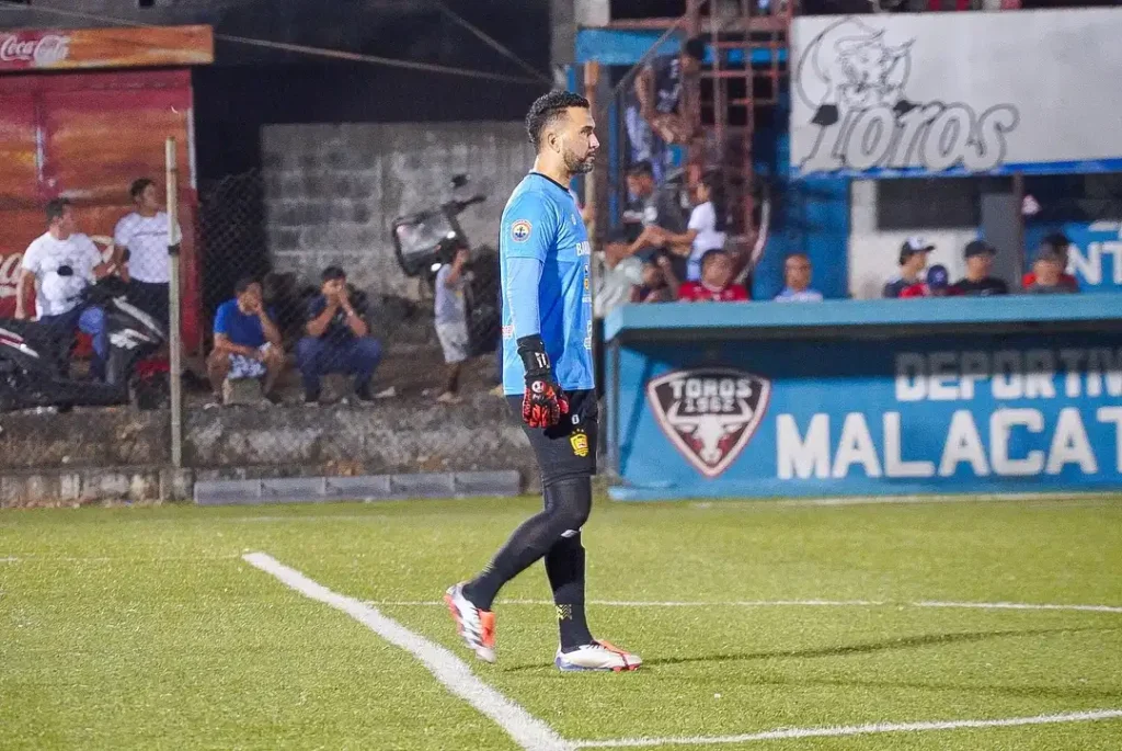 VIDEO: Portero de Guastatoya sufre conmoción cerebral tras escalofriante balonazo