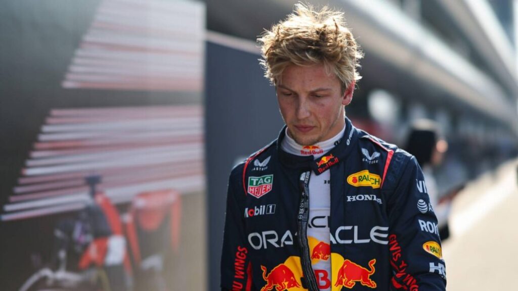 Christian Horner vive incómodo momento por defender el mal momento de Liam Lawson