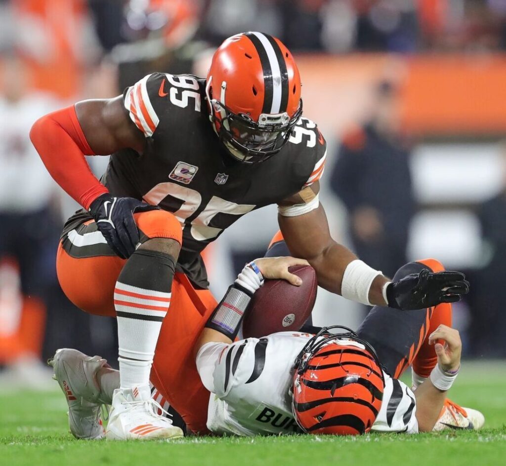 Myles Garrett se convierte en el defensivo mejor pagado de la historia de la NFL