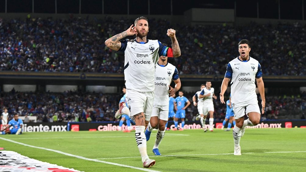 Cristiano Ronaldo reacciona ante el épico festejo de Sergio Ramos tras anotarle a Cruz Azul