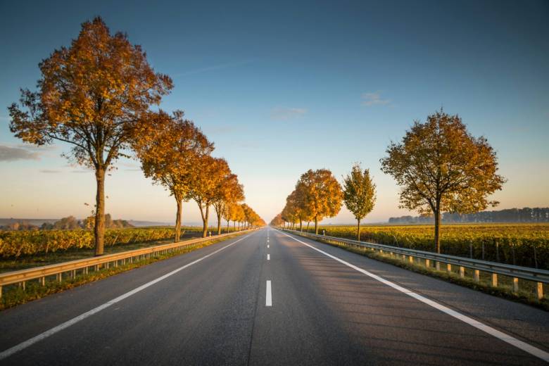 carretera carril izquierdo