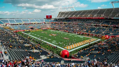 Camping World Stadium (Orlando, Florida): 65 mil aficionados, ningún equipo lo usa como sede, albergará 4 partidos.